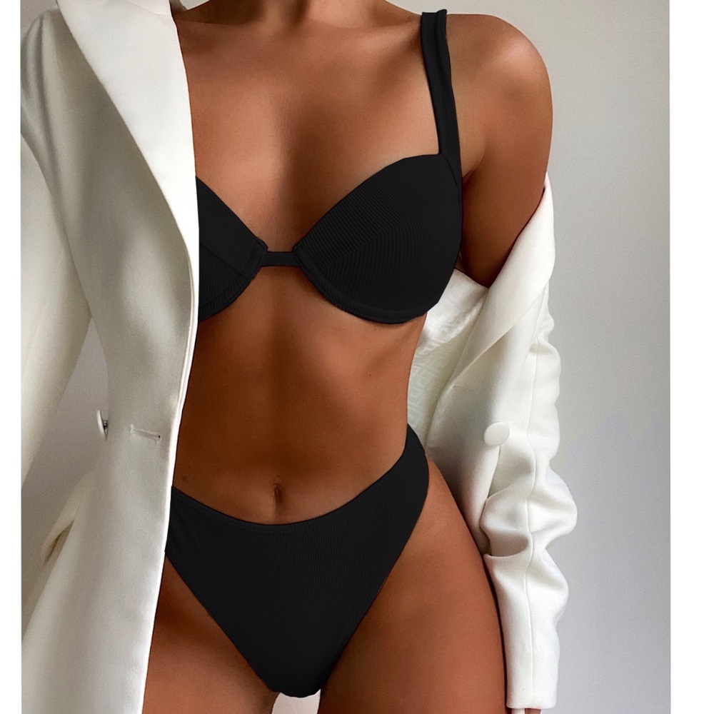 🆕Black Shell Top Bathing Suit Bikini Set